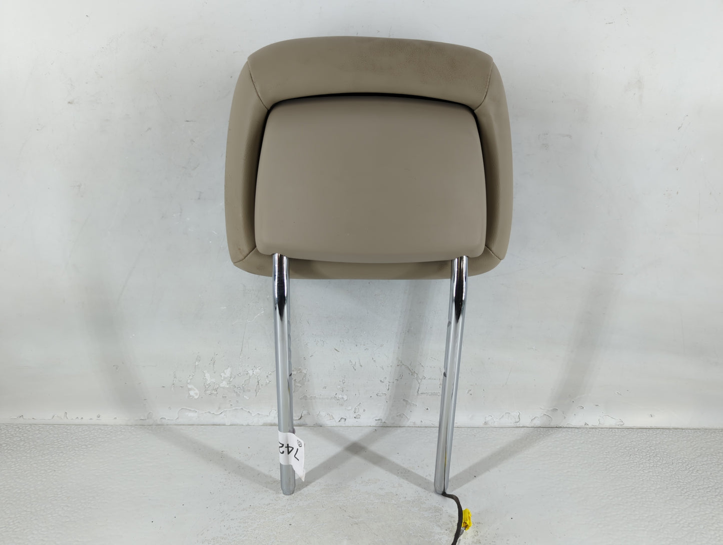 2016 Jeep Grand Cherokee Headrest Head Rest Front Driver Passenger Seat Fits OEM Used Auto Parts - Oemusedautoparts1.com