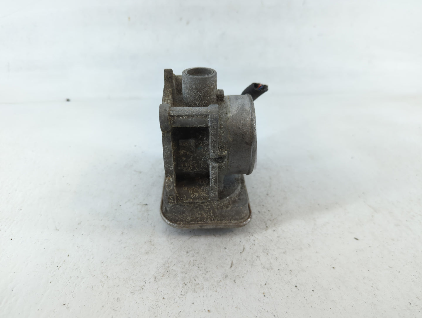 2012 Chrysler 200 Throttle Body P/N:04891735AC 3391 Fits OEM Used Auto Parts - Oemusedautoparts1.com