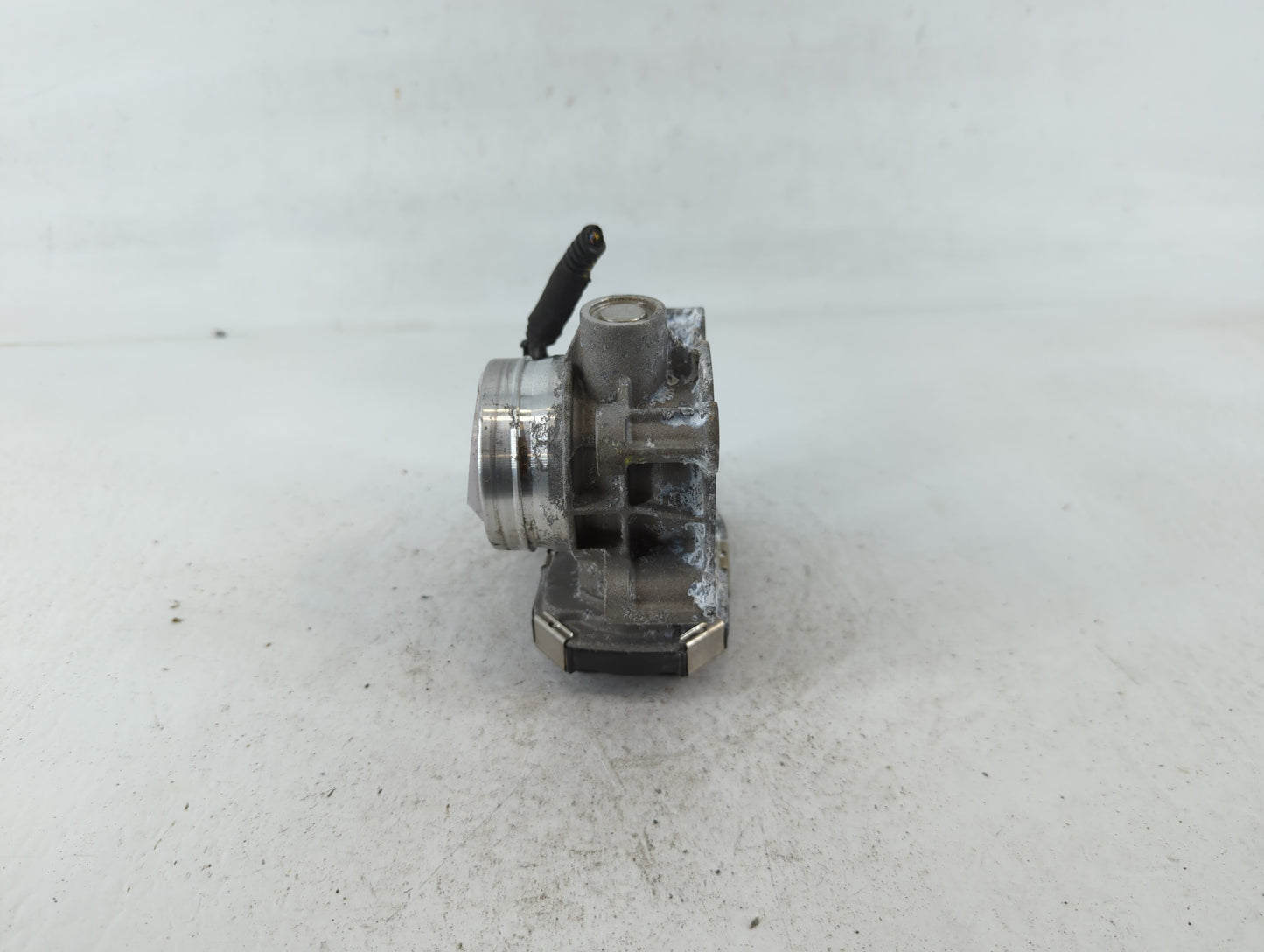 2018-2022 Chevrolet Equinox Throttle Body P/N:12671379AA Fits Fits 2016 2017 2018 2019 2020 2021 2022 OEM Used Auto Parts - Oemusedautoparts1.com