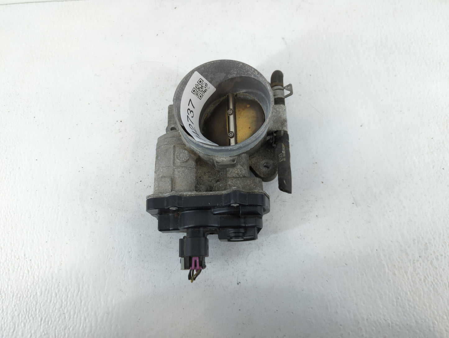 2003-2006 Chevrolet Avalanche 1500 Throttle Body Fits Fits 2003 2004 2005 2006 2007 OEM Used Auto Parts - Oemusedautoparts1.com
