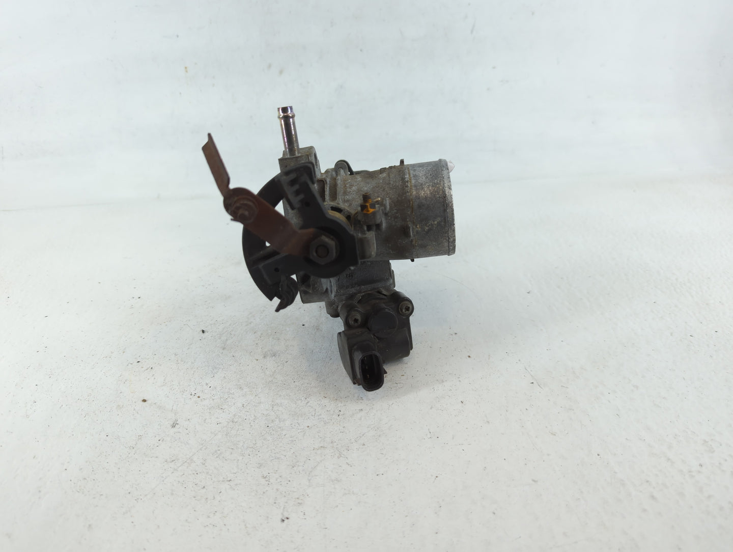 2004-2006 Scion Xb Throttle Body Fits Fits 2000 2001 2002 2003 2004 2005 2006 OEM Used Auto Parts - Oemusedautoparts1.com
