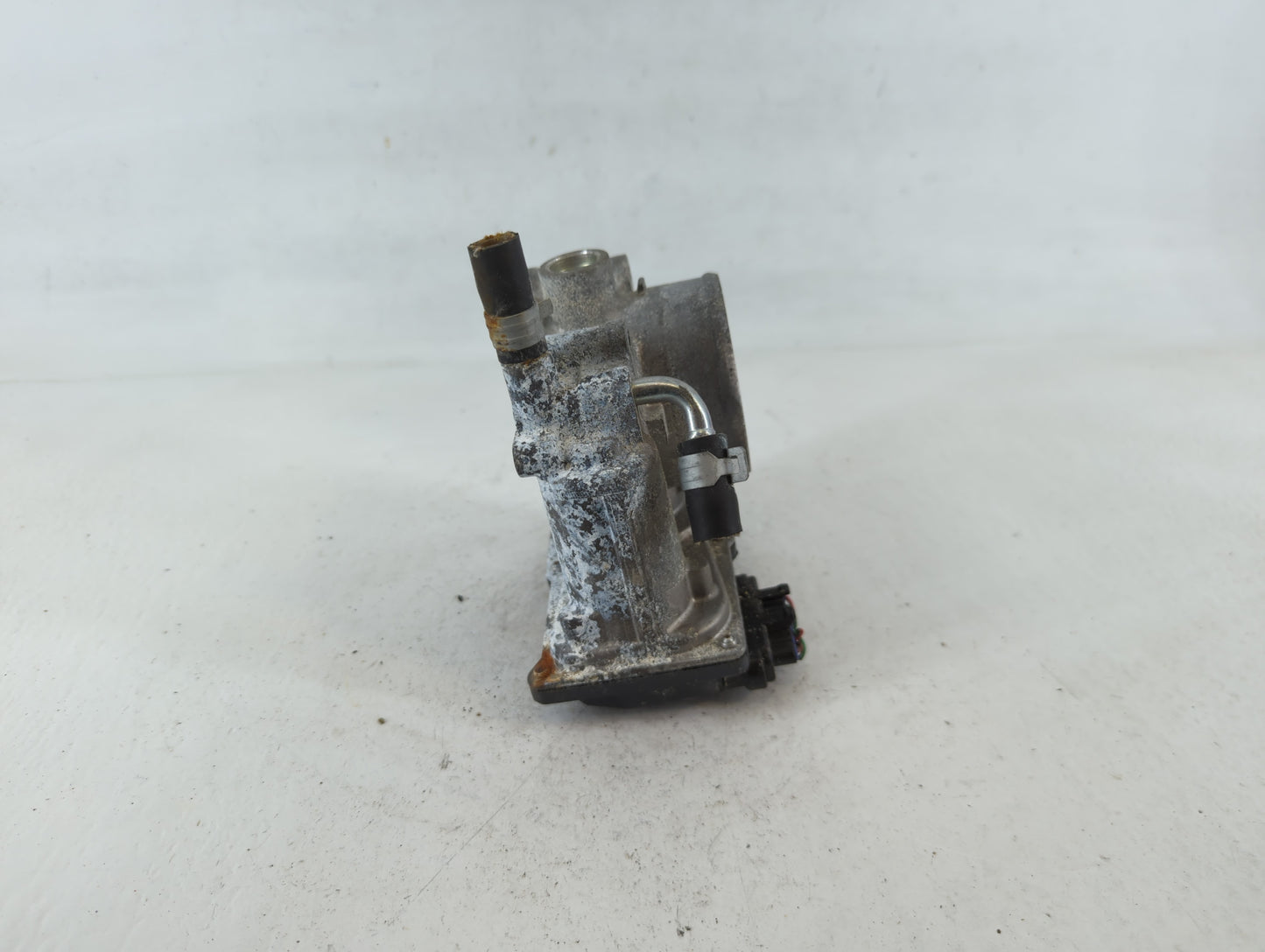 2013-2019 Subaru Legacy Throttle Body P/N:01498 4S22 1780, 16112AA38A Fits Fits 2013 2014 2015 2016 2017 2018 2019 OEM Used Auto Parts - Oemusedautoparts1.com