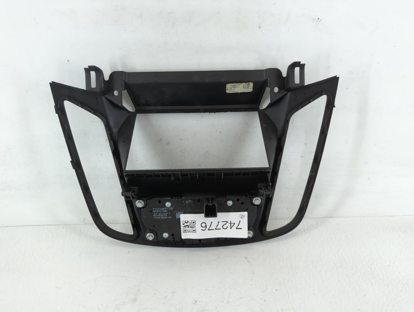 2017-2019 Ford Escape Radio AM FM Cd Player Receiver Replacement P/N:F1CT18K811HC 17013834-01, 4F571-HB Fits Fits 2017 2018 2019 OEM Used Auto Parts - Oemusedautoparts1.com