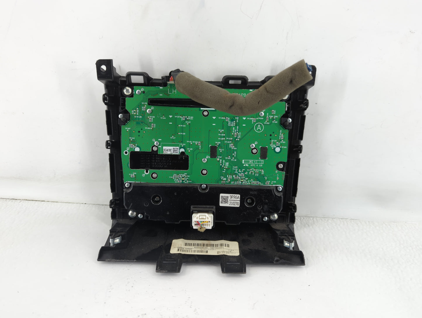 2017-2020 Nissan Pathfinder Radio AM FM Cd Player Receiver Replacement P/N:68260 9PR0A Fits Fits 2017 2018 2019 2020 OEM Used Auto Parts - Oemusedautoparts1.com