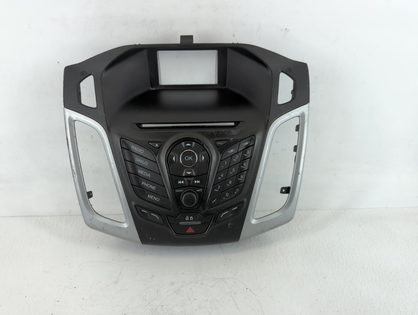 2020-2022 Chevrolet Traverse Radio AM FM Cd Player Receiver Replacement P/N:DM5T18K811KA 331 453 000 Fits Fits 2020 2021 2022 OEM Used Auto Parts - Oemusedautoparts1.com