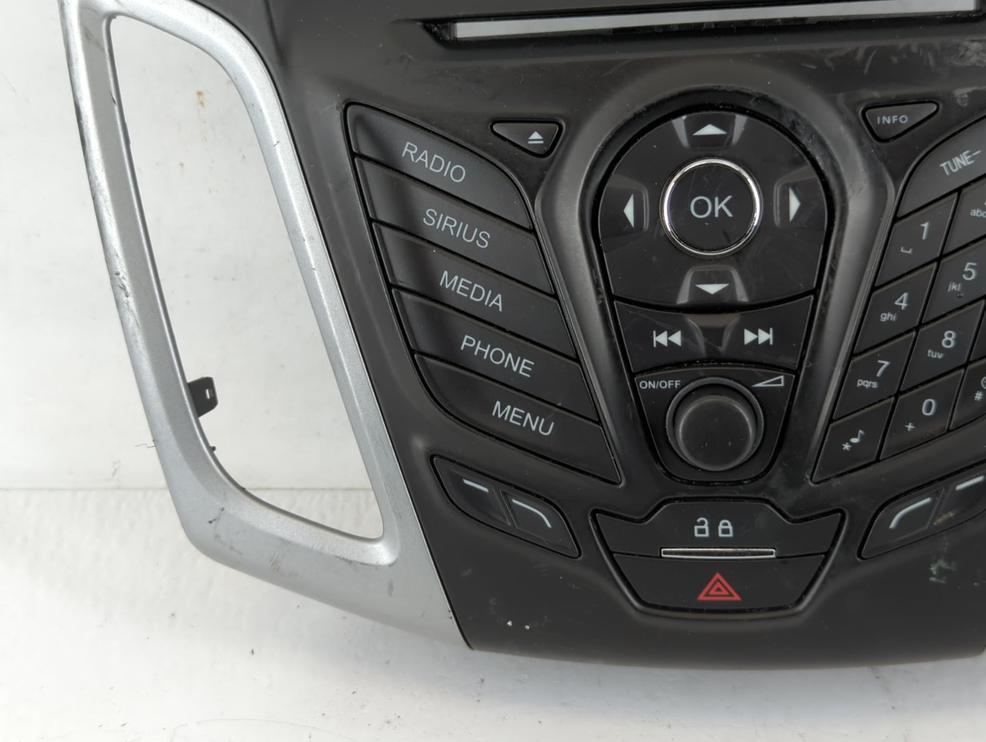 2020-2022 Chevrolet Traverse Radio AM FM Cd Player Receiver Replacement P/N:DM5T18K811KA 331 453 000 Fits Fits 2020 2021 2022 OEM Used Auto Parts - Oemusedautoparts1.com
