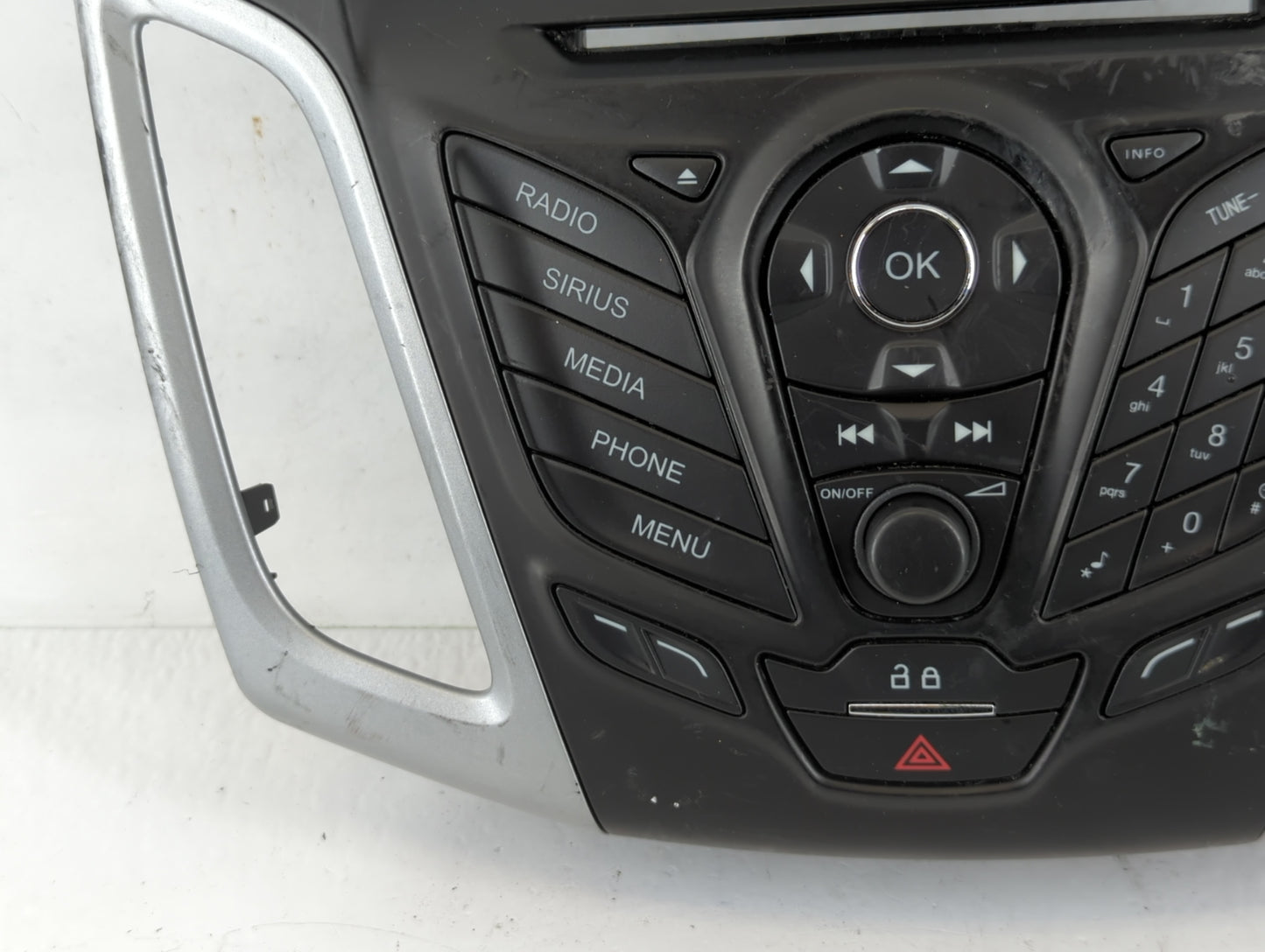 2020-2022 Chevrolet Traverse Radio AM FM Cd Player Receiver Replacement P/N:DM5T18K811KA 331 453 000 Fits Fits 2020 2021 2022 OEM Used Auto Parts - Oemusedautoparts1.com
