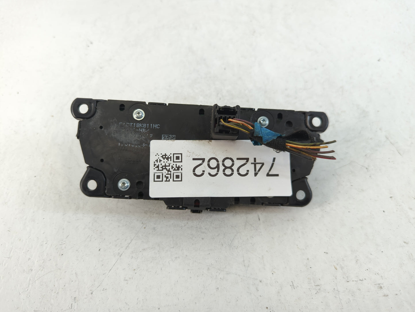 2017-2019 Ford Escape Radio AM FM Cd Player Receiver Replacement P/N:F1CT18K811HC Fits Fits 2017 2018 2019 OEM Used Auto Parts - Oemusedautoparts1.com