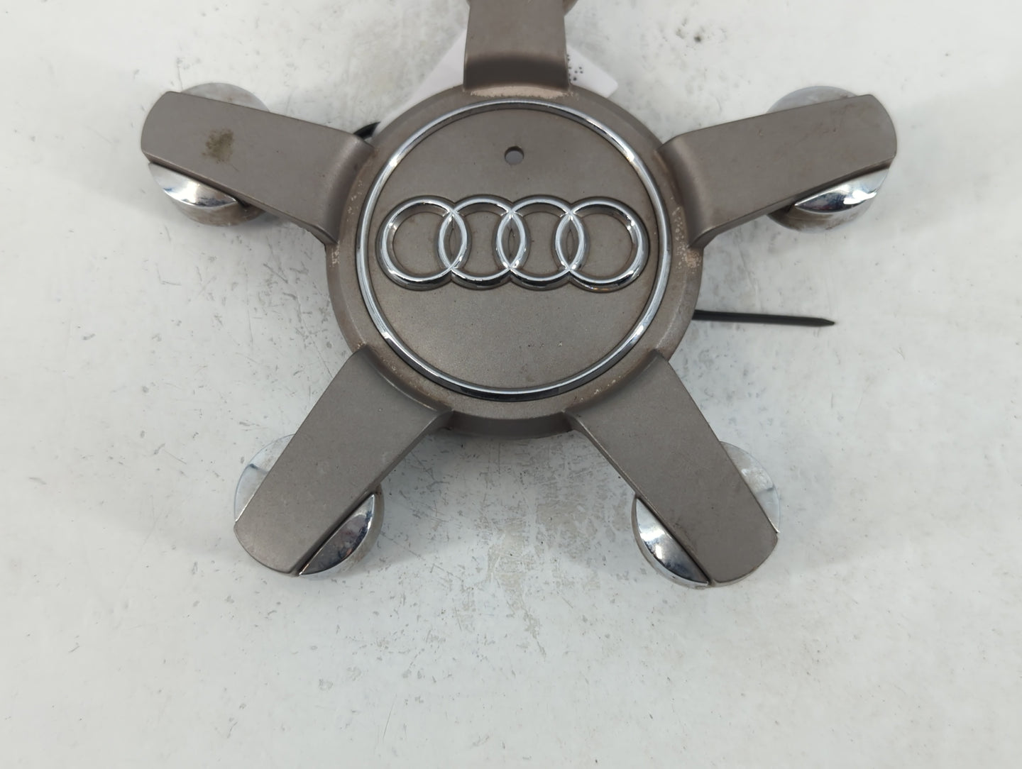 2011 Audi Q7 Rim Wheel Center Cap - Oemusedautoparts1.com