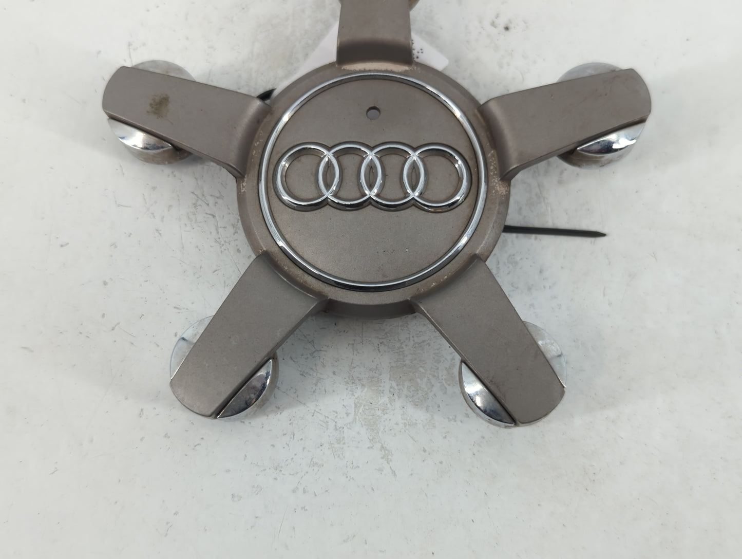 2011 Audi Q7 Rim Wheel Center Cap - Oemusedautoparts1.com