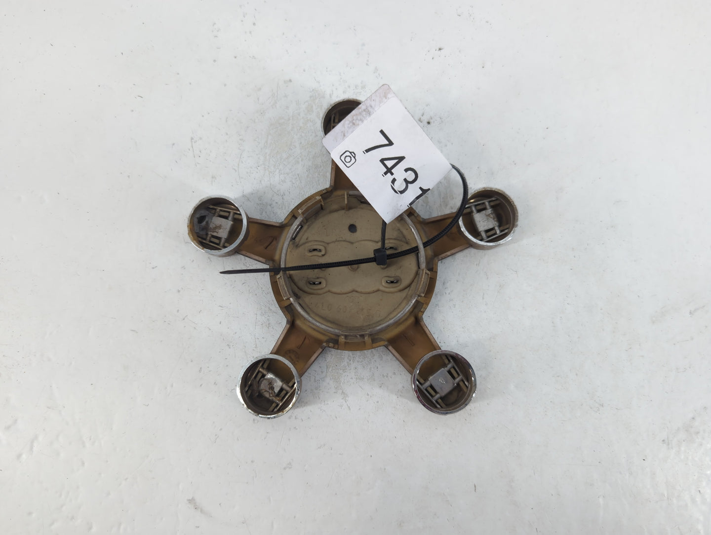 2011 Audi Q7 Rim Wheel Center Cap - Oemusedautoparts1.com