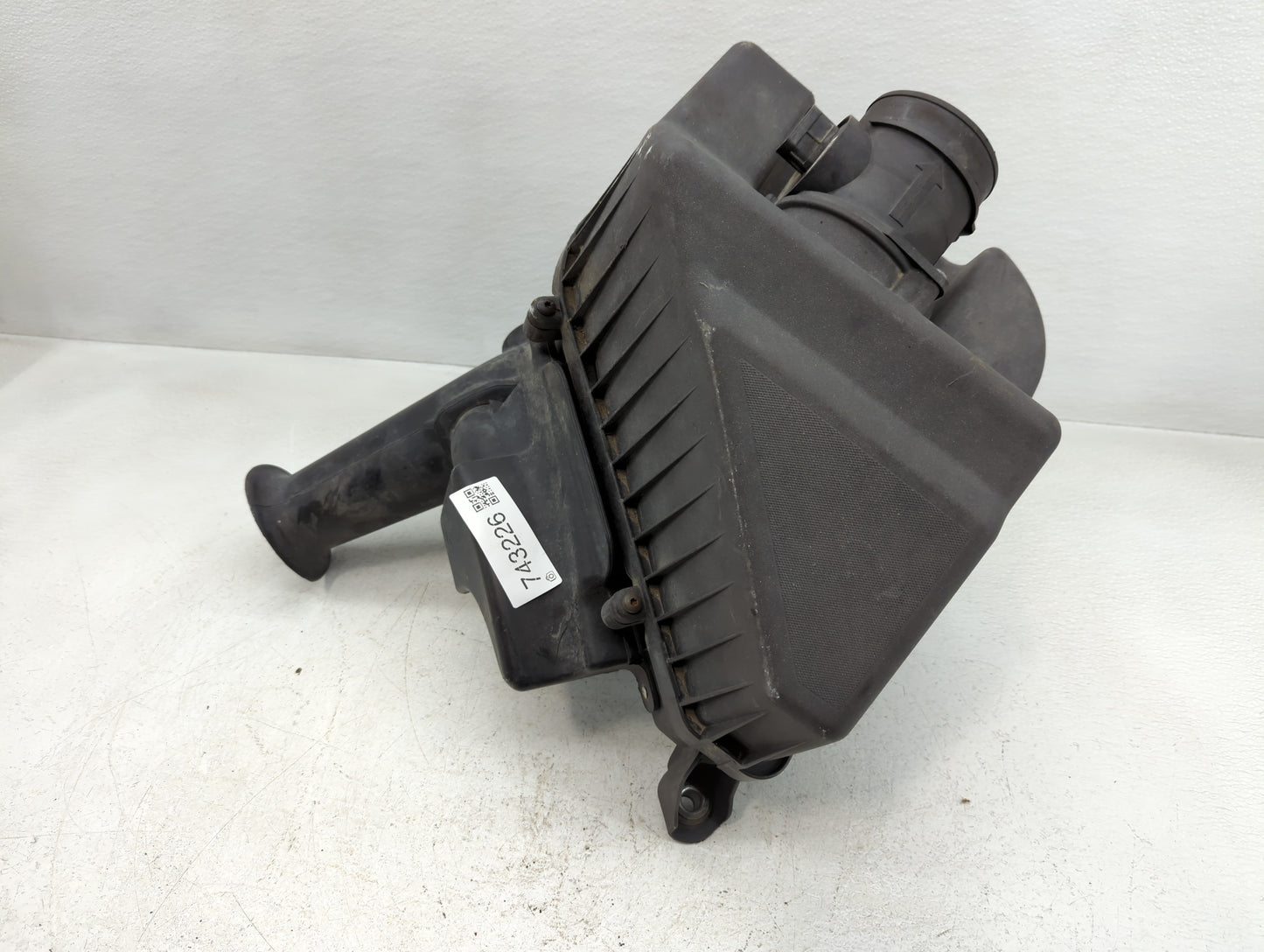 Saturn Outlook Air Cleaner Intake-duct Hose Tube - Oemusedautoparts1.com