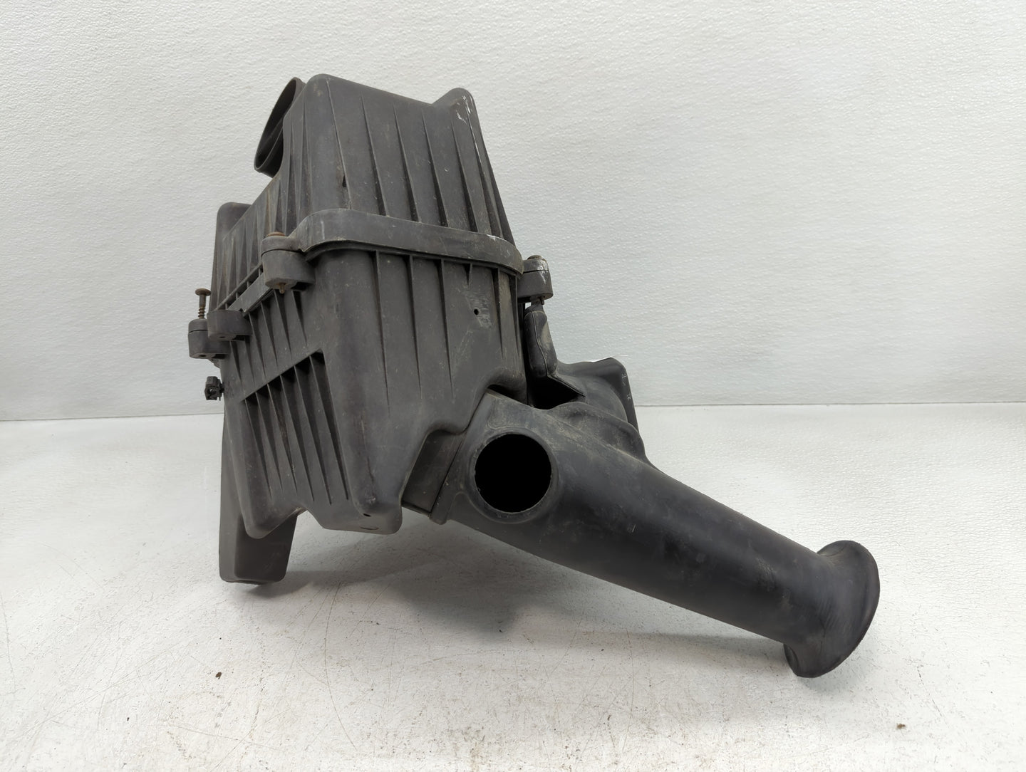 Saturn Outlook Air Cleaner Intake-duct Hose Tube - Oemusedautoparts1.com