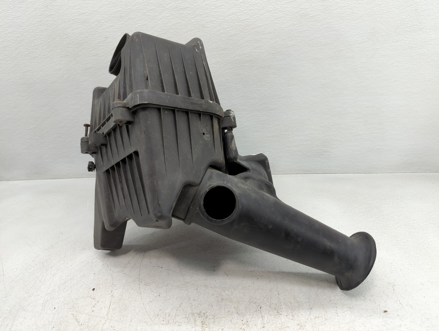 Saturn Outlook Air Cleaner Intake-duct Hose Tube - Oemusedautoparts1.com