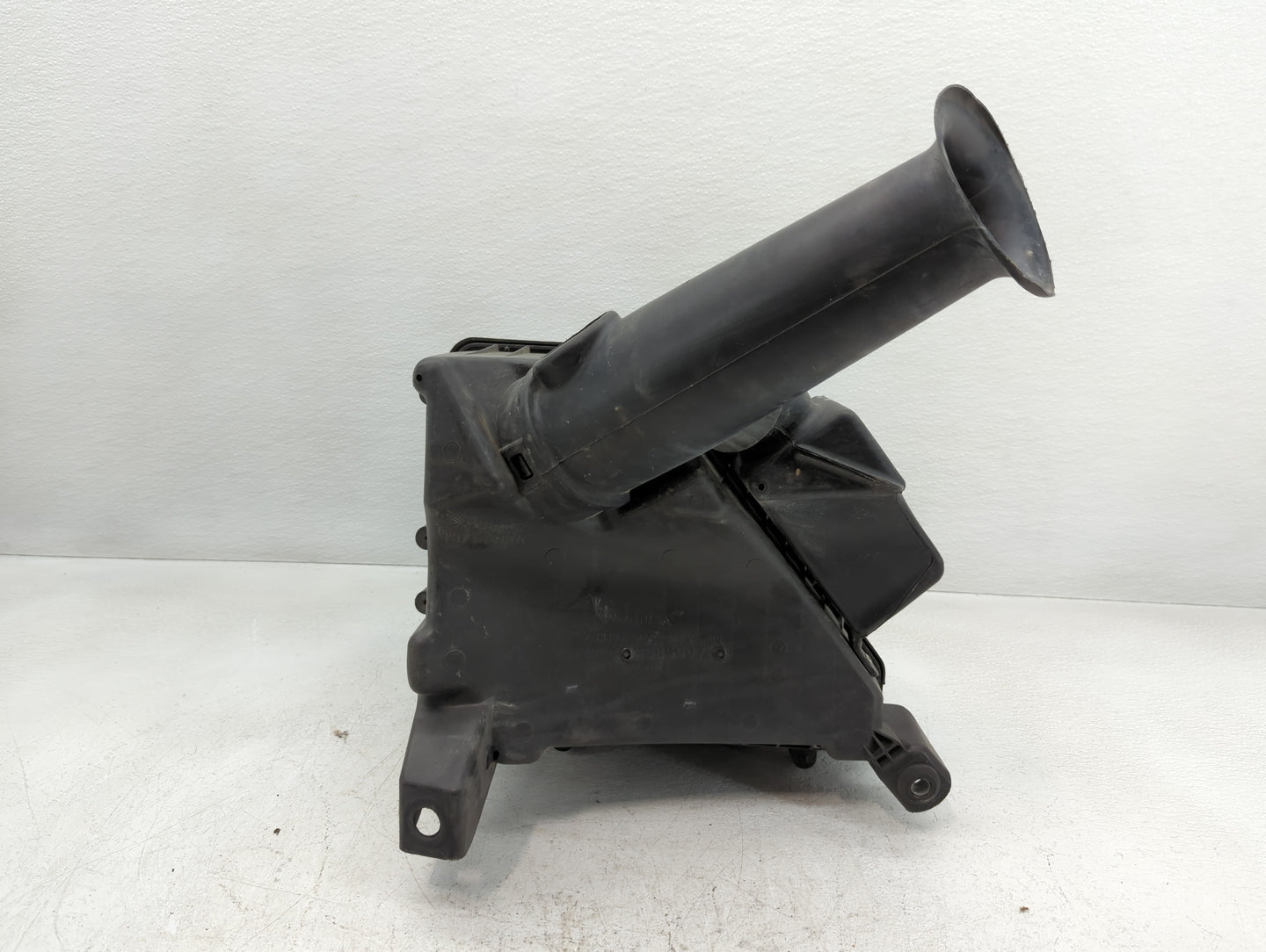 Saturn Outlook Air Cleaner Intake-duct Hose Tube - Oemusedautoparts1.com