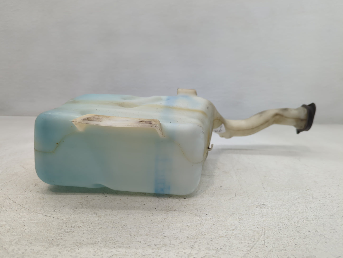 2005-2010 Chevrolet Cobalt Windshield Washer Fluid Reservoir Bottle Oem - Oemusedautoparts1.com