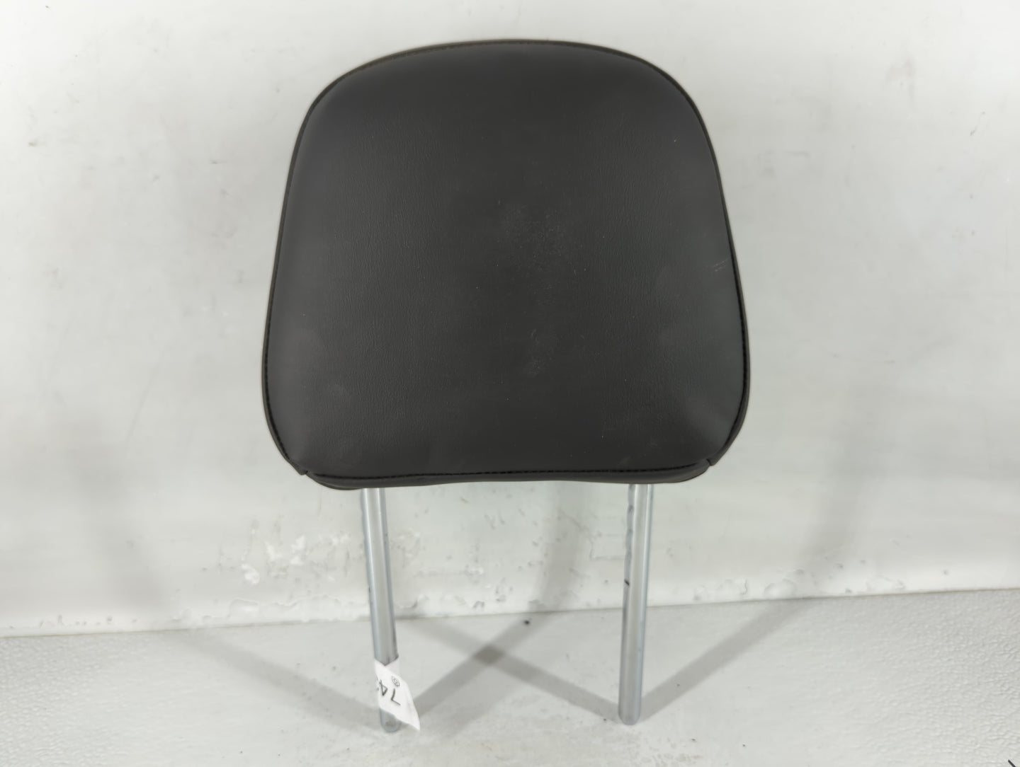 2015-2016 Buick Encore Headrest Head Rest Front Driver Passenger Seat Fits Fits 2015 2016 OEM Used Auto Parts - Oemusedautoparts1.com