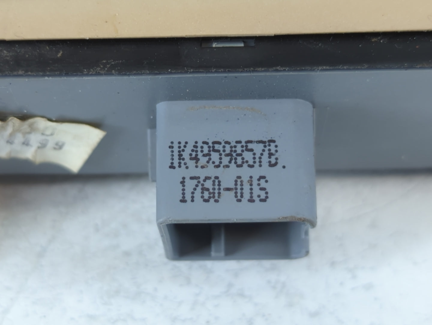 2000-2007 Volkswagen Golf Master Power Window Switch Replacement Driver Side Left P/N:1J4 959 857B 1J4 959 857D Fits OEM Used Auto Parts - Oemusedautoparts1.com