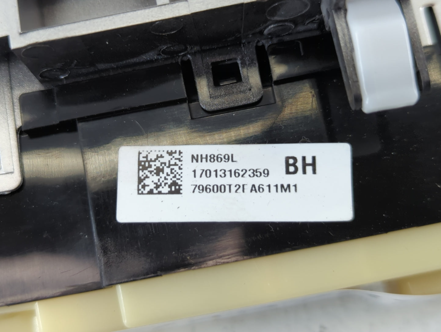 2013-2015 Honda Accord Climate Control Module Temperature AC/Heater Replacement P/N:17013162359 NH869L Fits Fits 2013 2014 2015 OEM Used Auto Parts - Oemusedautoparts1.com