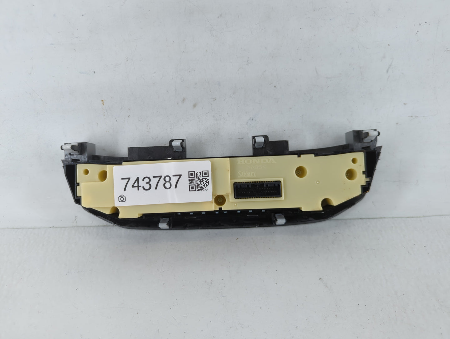 2013-2015 Honda Accord Climate Control Module Temperature AC/Heater Replacement P/N:17013162359 NH869L Fits Fits 2013 2014 2015 OEM Used Auto Parts - Oemusedautoparts1.com