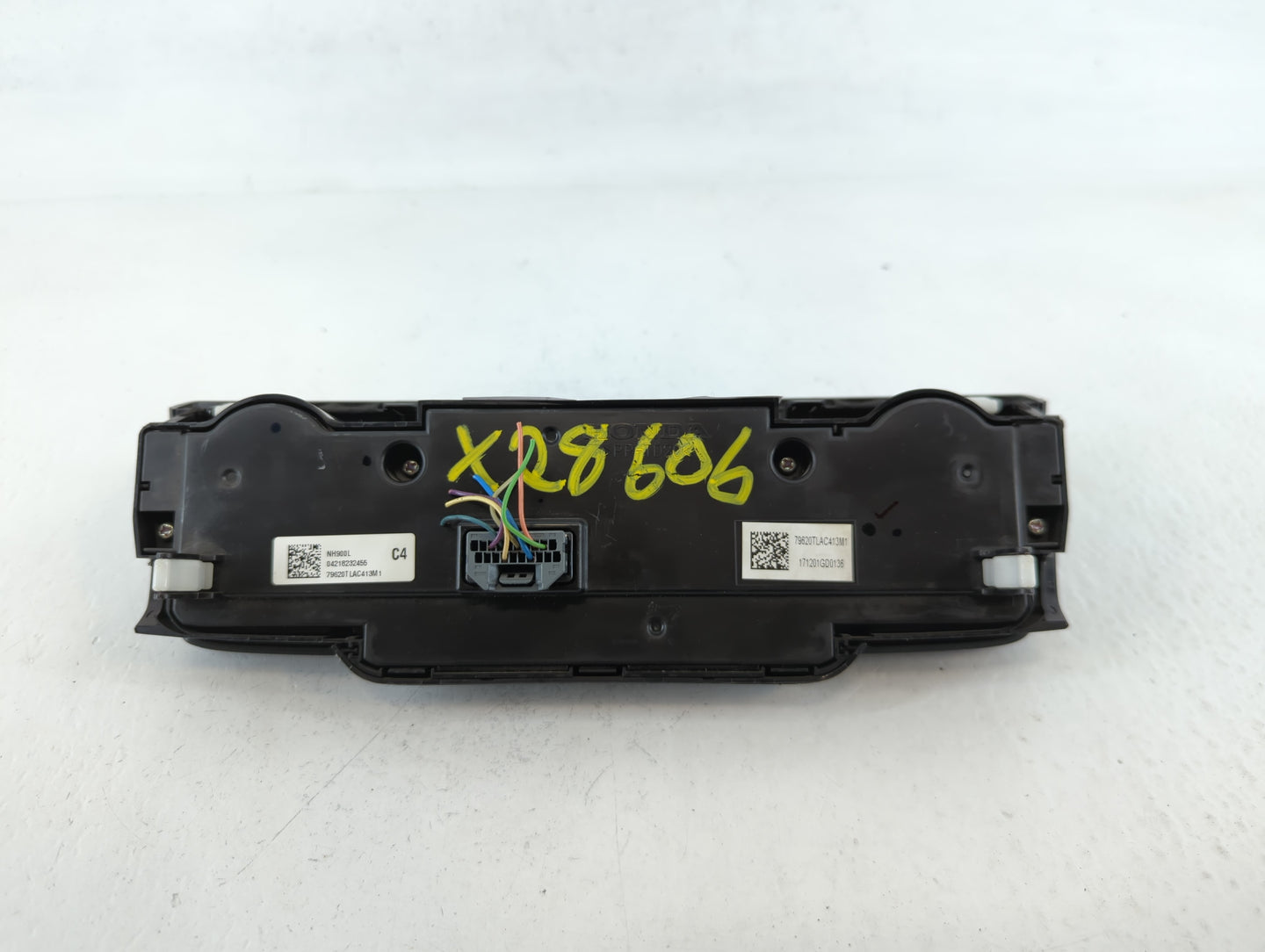 2017-2019 Honda Cr-V Climate Control Module Temperature AC/Heater Replacement P/N:04218232455 NH900L Fits Fits 2017 2018 2019 OEM Used Auto Parts - Oemusedautoparts1.com