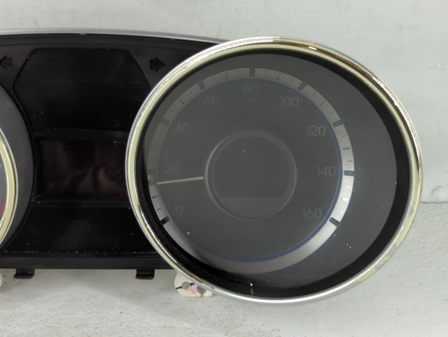 2011-2014 Hyundai Sonata Instrument Cluster Speedometer Gauges P/N:94001-3Q013 TN257470-0752 Fits Fits 2011 2012 2013 2014 OEM Used Auto Parts - Oemusedautoparts1.com
