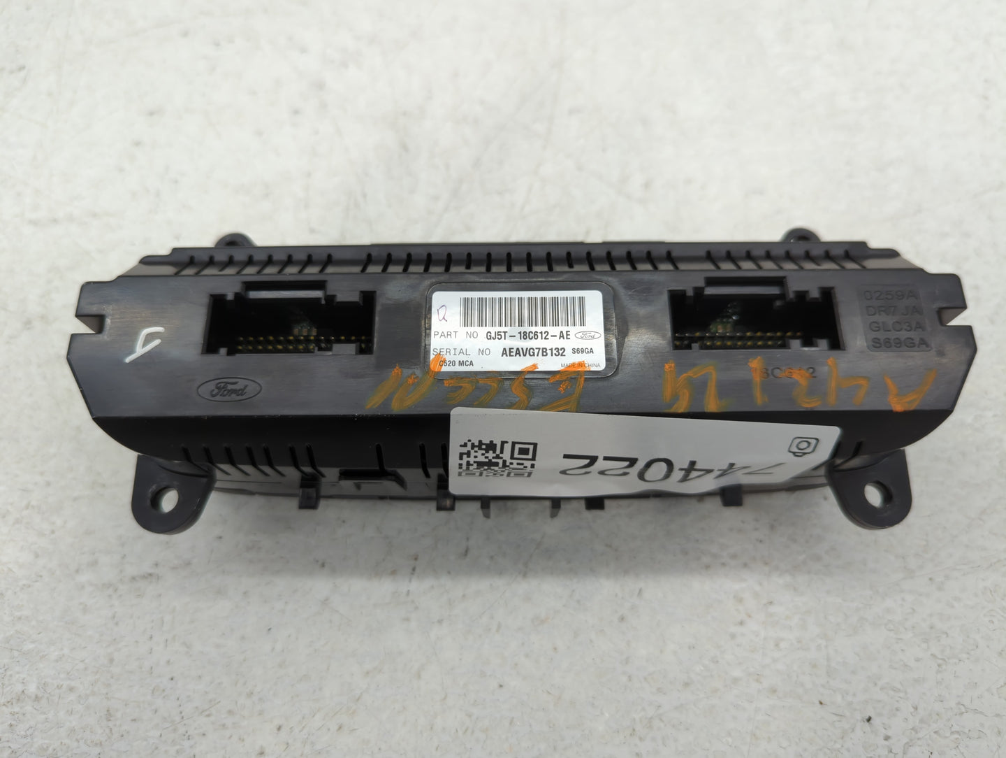 2017 Ford Escape Climate Control Module Temperature AC/Heater Replacement P/N:GJ5T-18C612-AE Fits OEM Used Auto Parts - Oemusedautoparts1.com