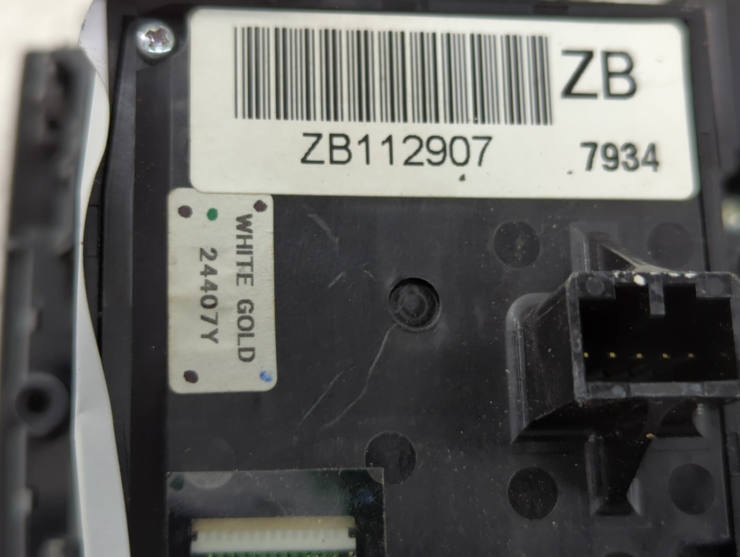 2008-2009 Acura Rdx Radio AM FM Cd Player Receiver Replacement P/N:ZB112907 Fits Fits 2008 2009 OEM Used Auto Parts - Oemusedautoparts1.com