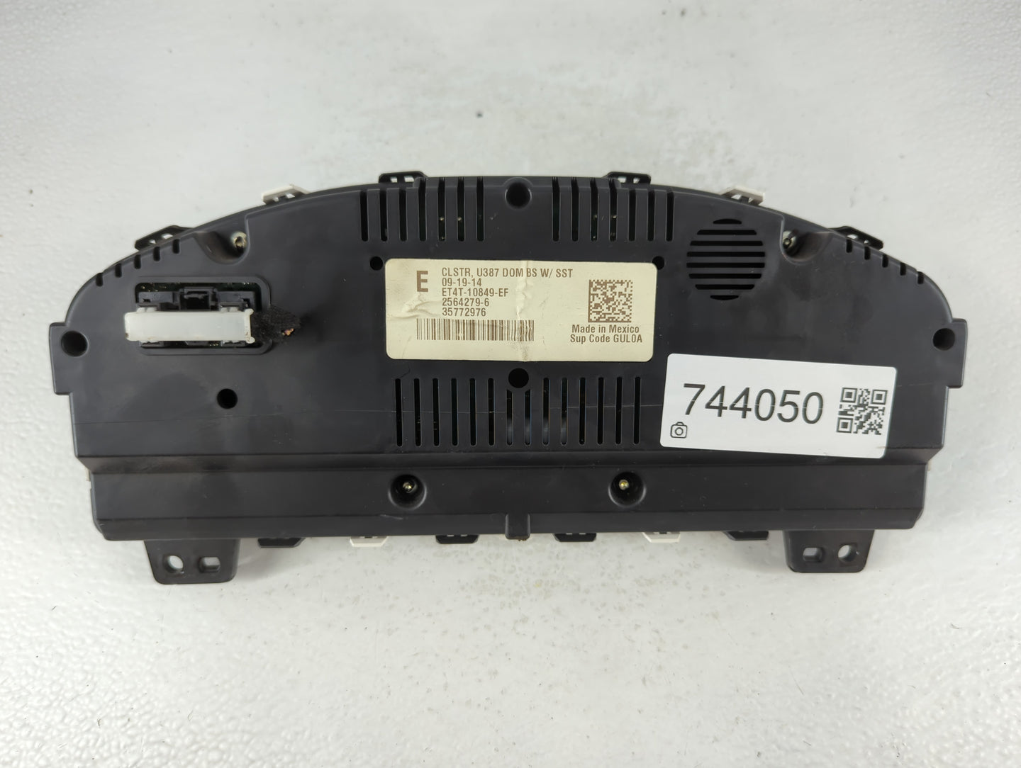 2014 Ford Edge Instrument Cluster Speedometer Gauges P/N:ET4T-10849-EF Fits OEM Used Auto Parts - Oemusedautoparts1.com