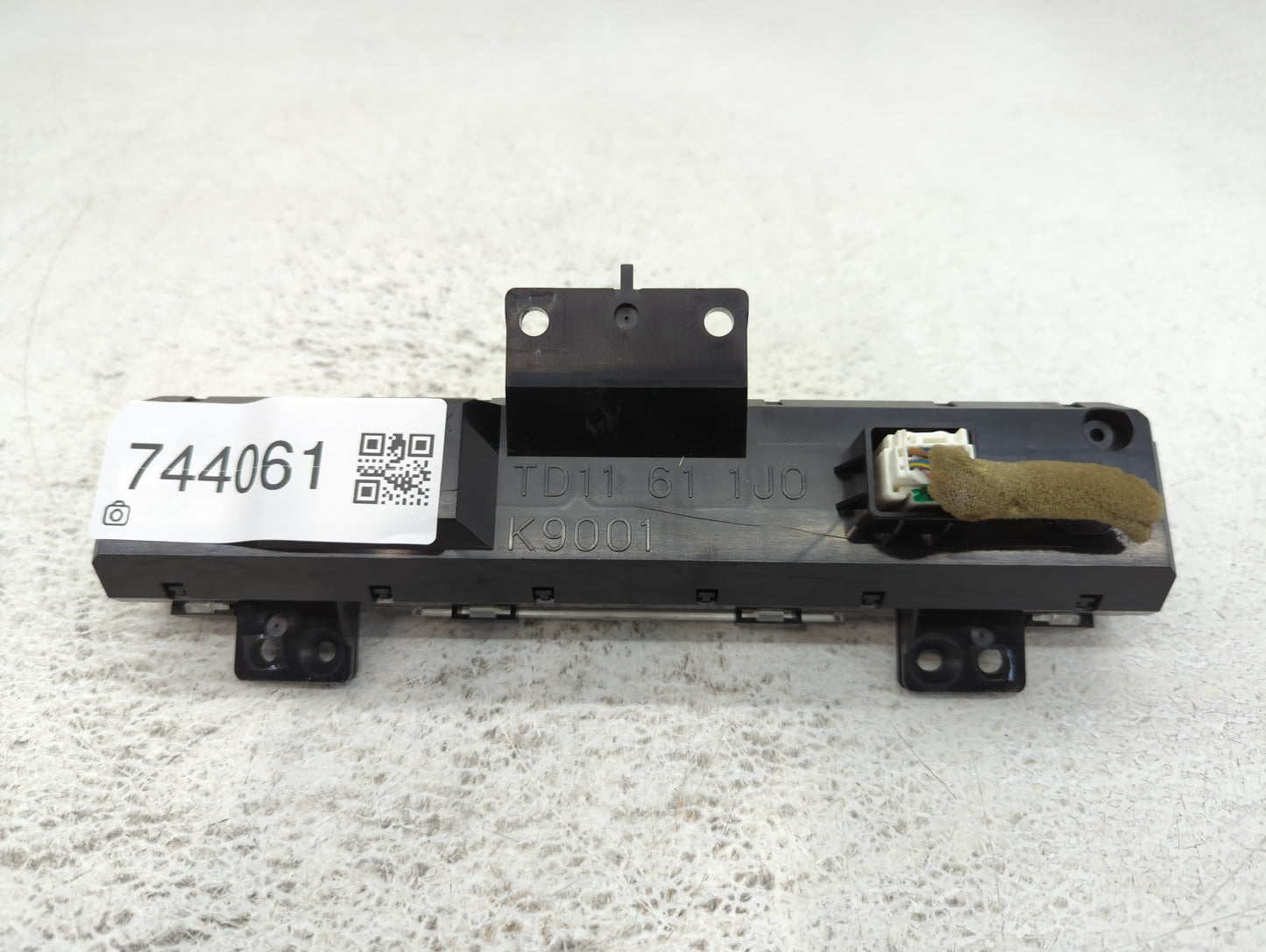 2007-2008 Mazda Cx-9 Radio AM FM Cd Player Receiver Replacement P/N:TD11 61 1J0 Fits Fits 2007 2008 OEM Used Auto Parts - Oemusedautoparts1.com