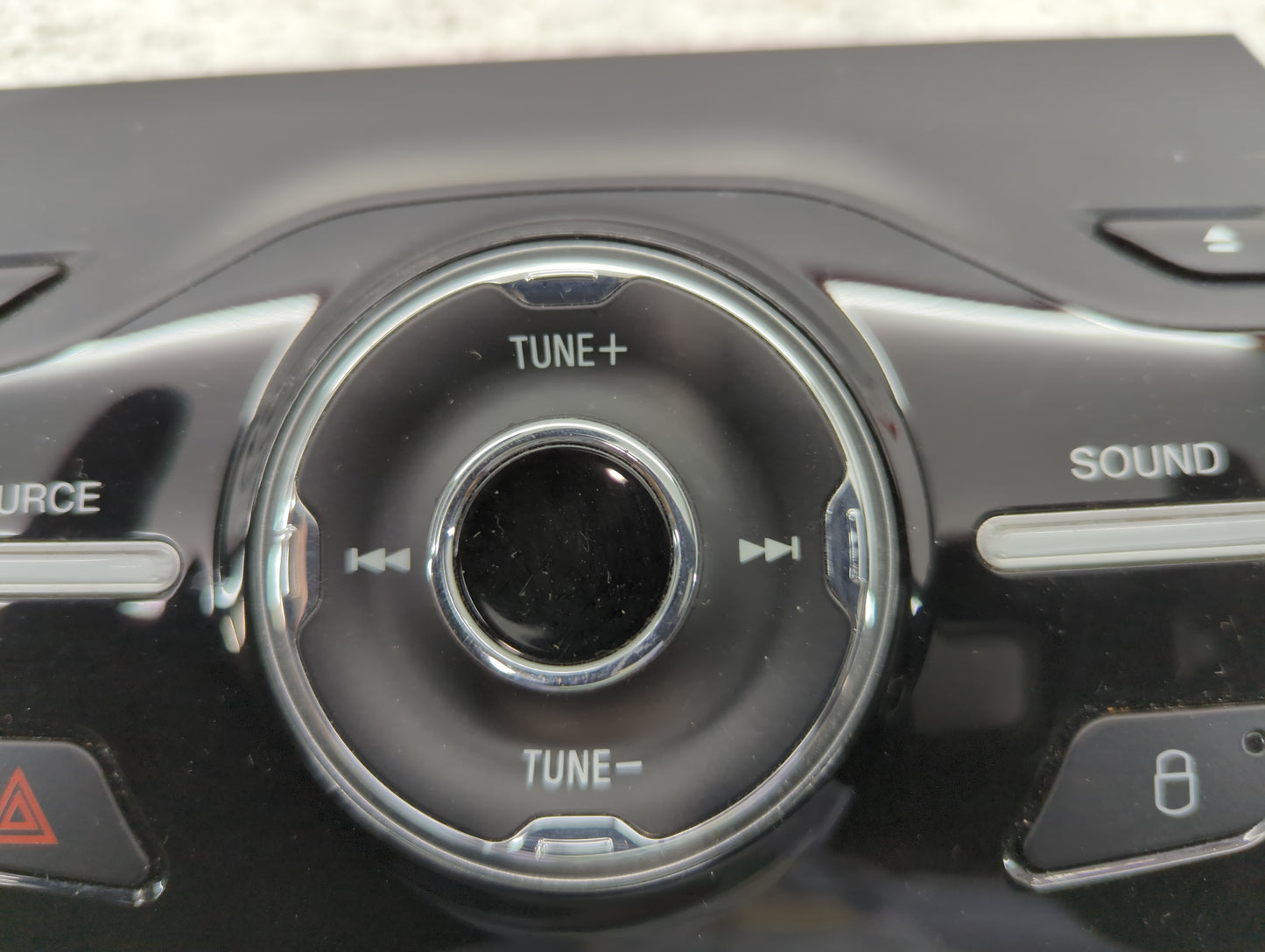 2013-2016 Ford Escape Radio AM FM Cd Player Receiver Replacement P/N:90151-696 CJ5T-18K811-FD Fits Fits 2013 2014 2015 2016 OEM Used Auto Parts - Oemusedautoparts1.com