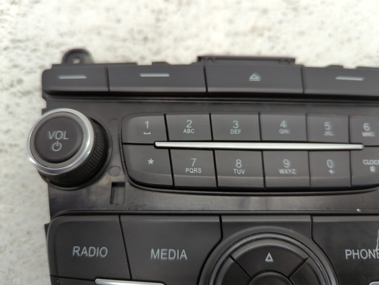 2017-2019 Ford Escape Radio AM FM Cd Player Receiver Replacement P/N:PP-T20 XXXX-18K811-XX Fits Fits 2015 2016 2017 2018 2019 OEM Used Auto Parts - Oemusedautoparts1.com
