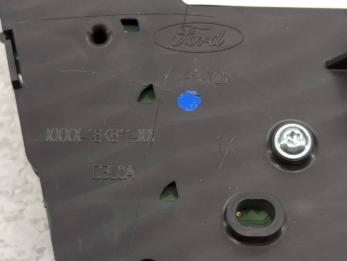 2017-2019 Ford Escape Radio AM FM Cd Player Receiver Replacement P/N:PP-T20 XXXX-18K811-XX Fits Fits 2015 2016 2017 2018 2019 OEM Used Auto Parts - Oemusedautoparts1.com