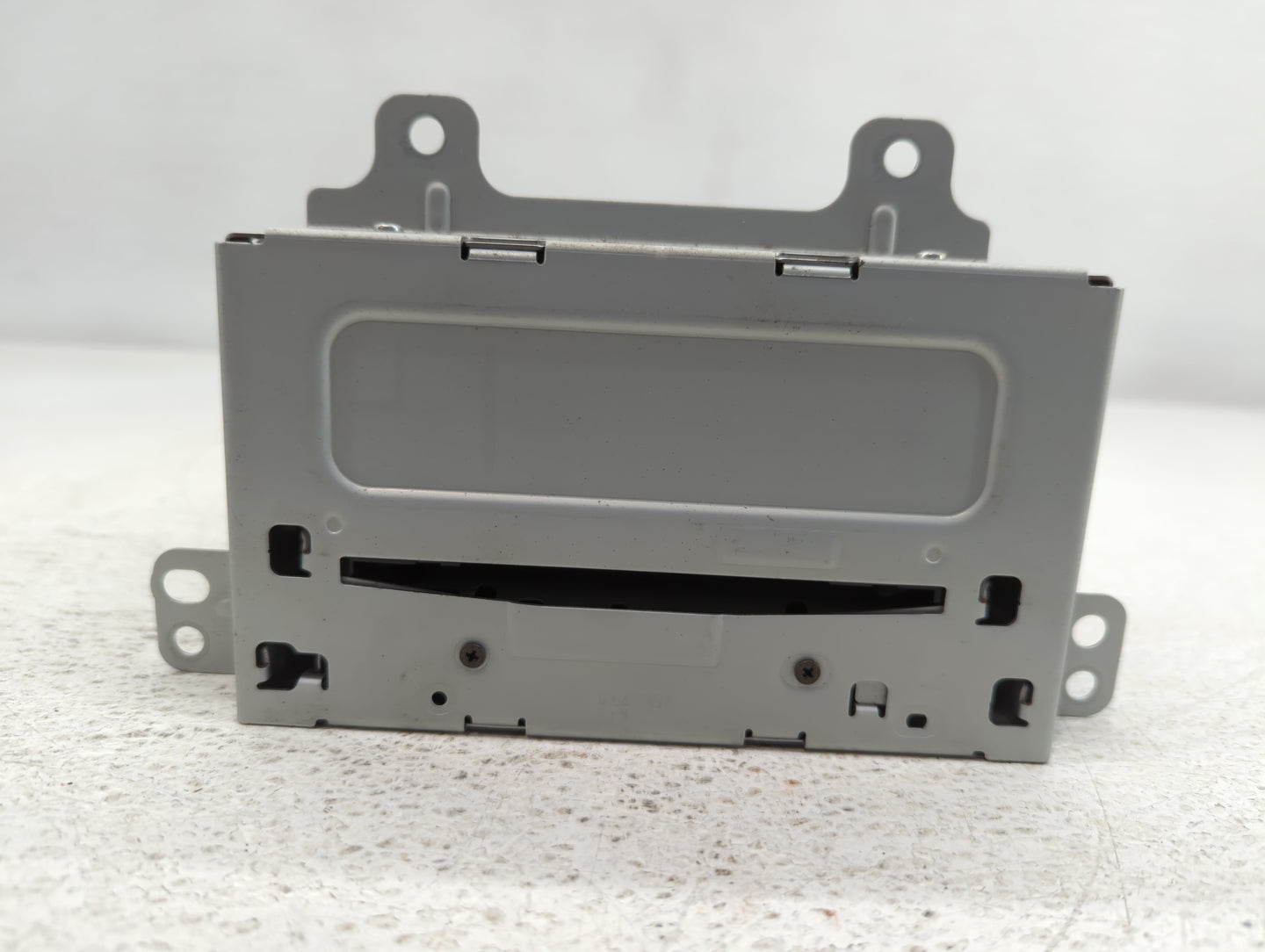 2011-2012 Chevrolet Equinox Radio AM FM Cd Player Receiver Replacement P/N:20983517 Fits Fits 2010 2011 2012 OEM Used Auto Parts - Oemusedautoparts1.com