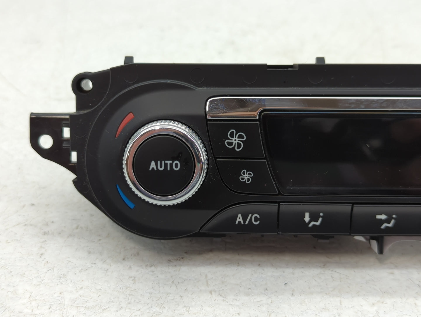 2013-2015 Ford Escape Climate Control Module Temperature AC/Heater Replacement P/N:CJ5T-18C612-BC Fits Fits 2013 2014 2015 OEM Used Auto Parts - Oemusedautoparts1.com