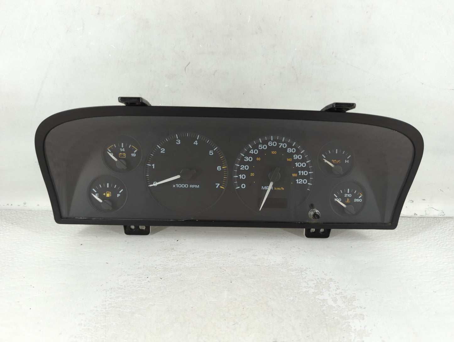 2002-2004 Jeep Grand Cherokee Instrument Cluster Speedometer Gauges P/N:56050802AE CR-0031-003-M0C0 Fits Fits 2002 2003 2004 OEM Used Auto Parts - Oemusedautoparts1.com
