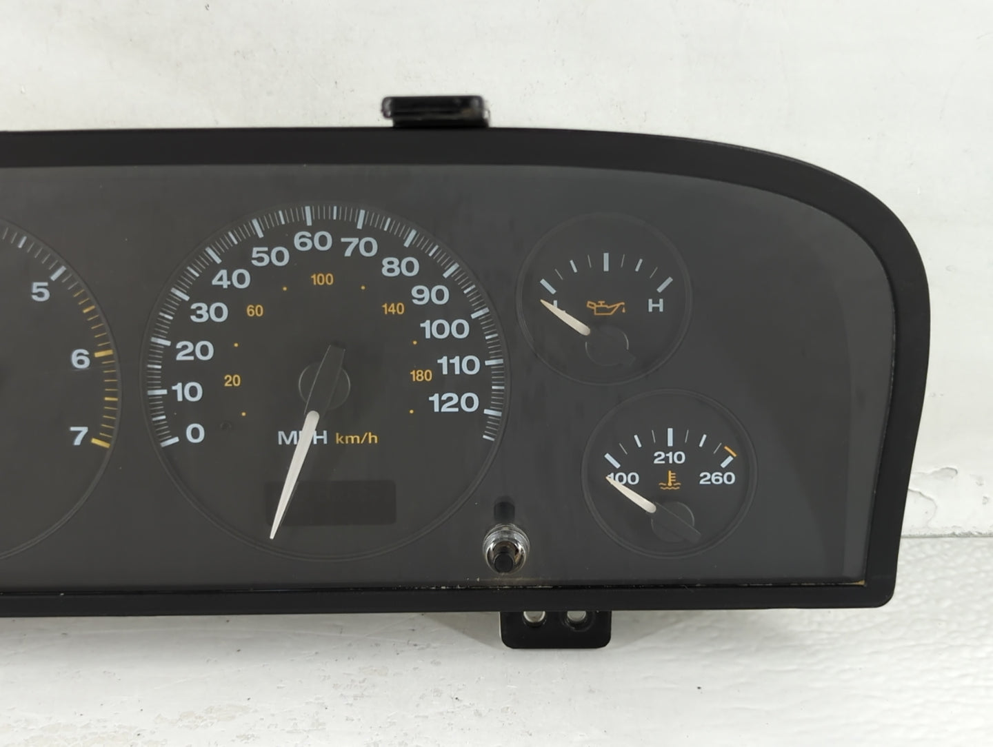 2002-2004 Jeep Grand Cherokee Instrument Cluster Speedometer Gauges P/N:56050802AE CR-0031-003-M0C0 Fits Fits 2002 2003 2004 OEM Used Auto Parts - Oemusedautoparts1.com