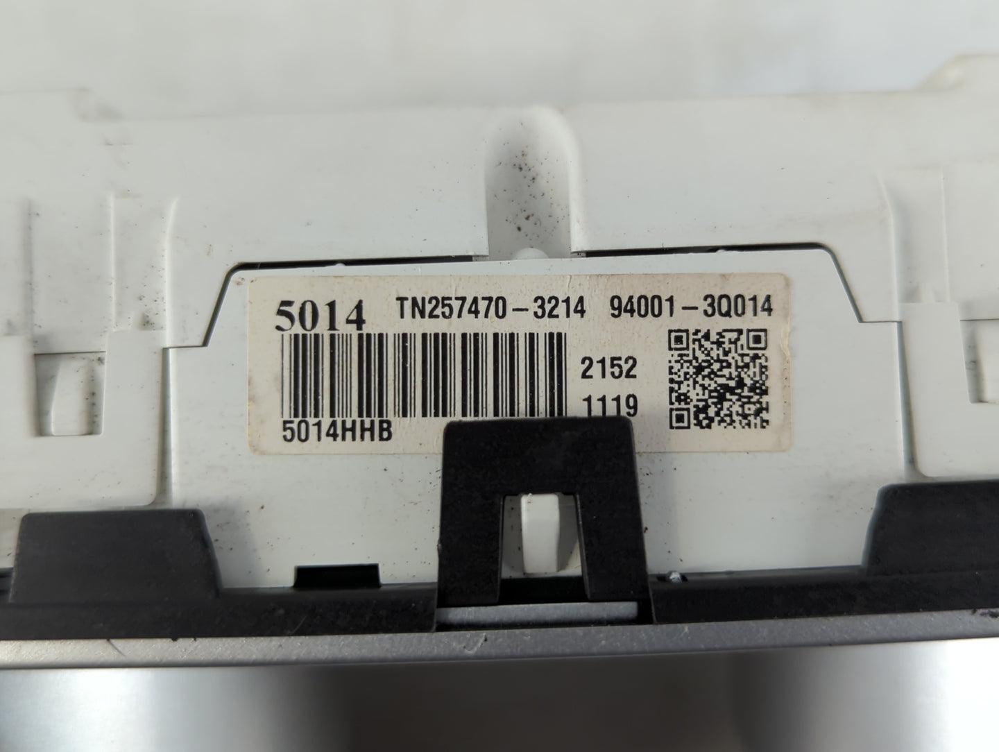 2011-2014 Hyundai Sonata Instrument Cluster Speedometer Gauges P/N:94001-3Q014 TN257470-3214 Fits Fits 2011 2012 2013 2014 OEM Used Auto Parts - Oemusedautoparts1.com