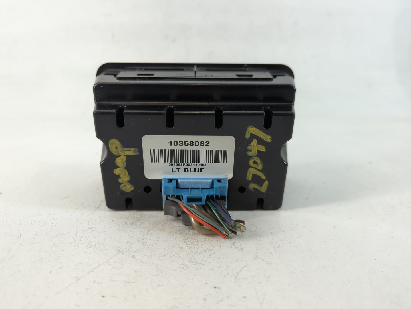 2002 Cadillac Escalade Radio AM FM Cd Player Receiver Replacement P/N:10358082 Fits Fits 2001 OEM Used Auto Parts - Oemusedautoparts1.com