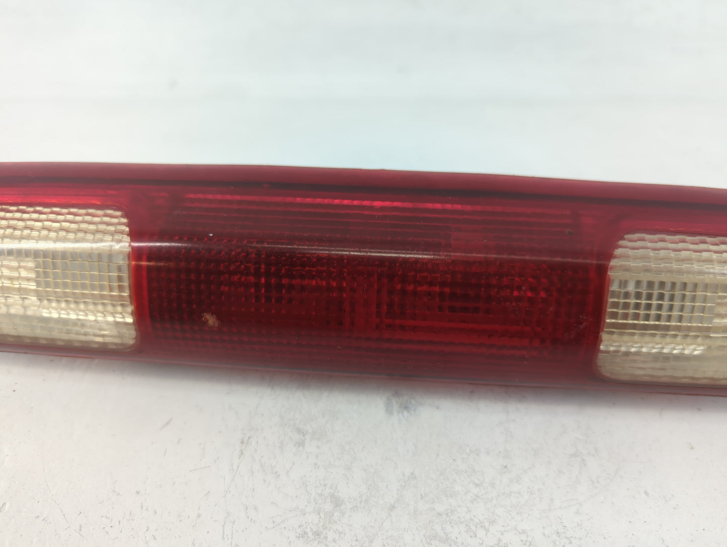 2006 Gmc Sierra 3500 Third Brake Light Tail Light P/N:16525205 Fits OEM Used Auto Parts - Oemusedautoparts1.com