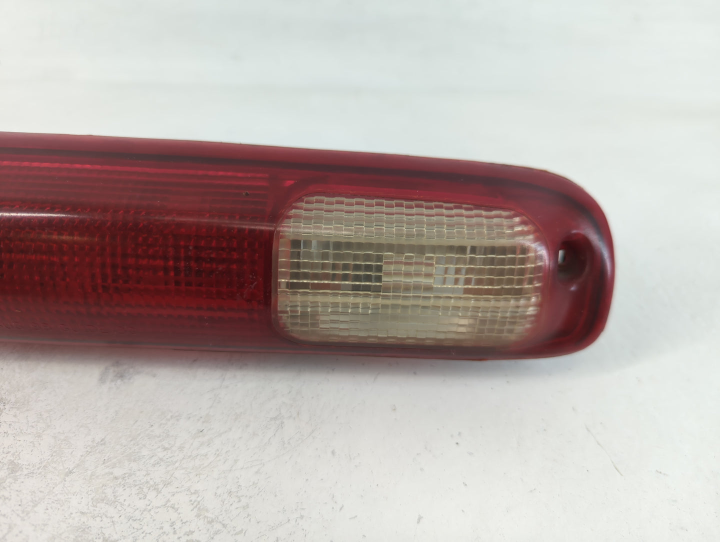 2006 Gmc Sierra 3500 Third Brake Light Tail Light P/N:16525205 Fits OEM Used Auto Parts - Oemusedautoparts1.com