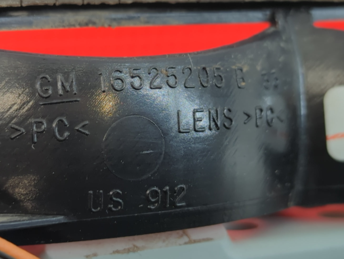 2006 Gmc Sierra 3500 Third Brake Light Tail Light P/N:16525205 Fits OEM Used Auto Parts - Oemusedautoparts1.com