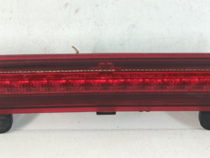 2006 Chevrolet Suburban Third Brake Light Tail Light P/N:15170955 050-9354 Fits OEM Used Auto Parts