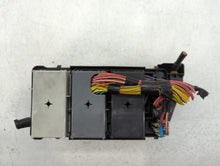 2005-2006 Chevrolet Equinox Fusebox Fuse Box Panel Relay Module P/N:2283-17 15797553 Fits Fits 2005 2006 OEM Used Auto Parts