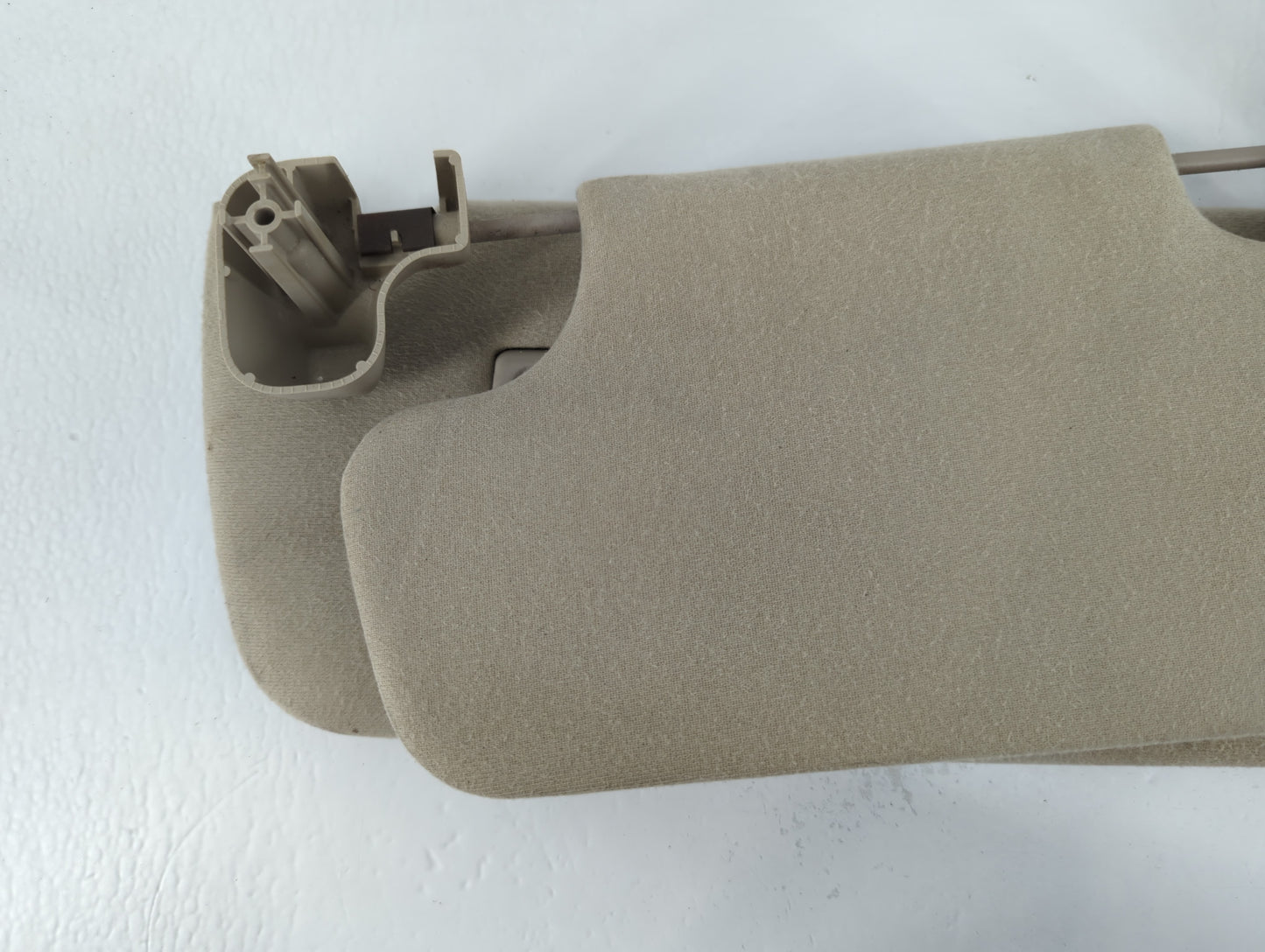 2004-2005 Chevrolet Avalanche Sun Visor Shade Replacement Passenger Right Mirror Fits Fits 2004 2005 OEM Used Auto Parts - Oemusedautoparts1.com