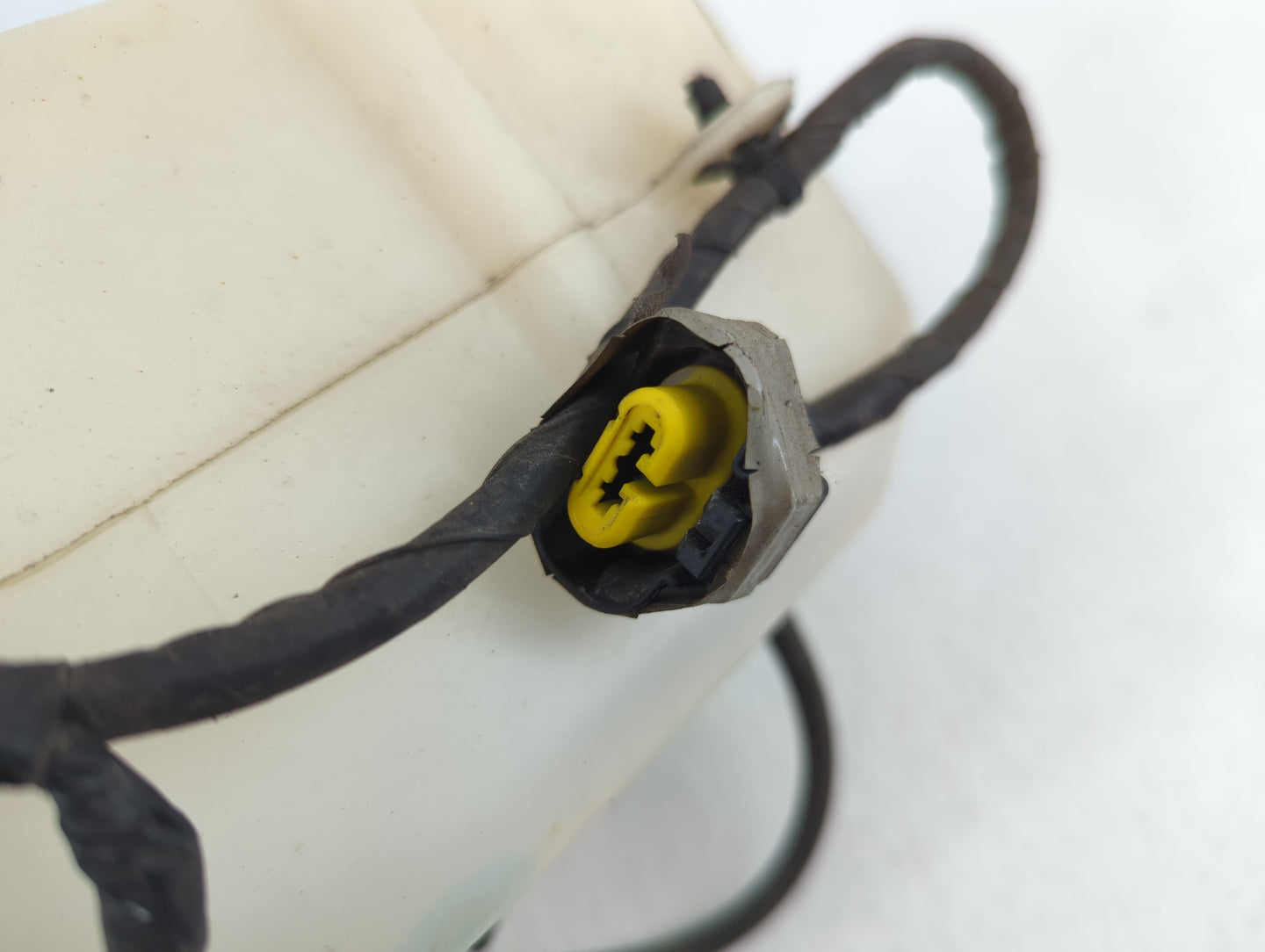 2007-2012 Nissan Sentra Windshield Washer Fluid Reservoir Bottle Oem - Oemusedautoparts1.com