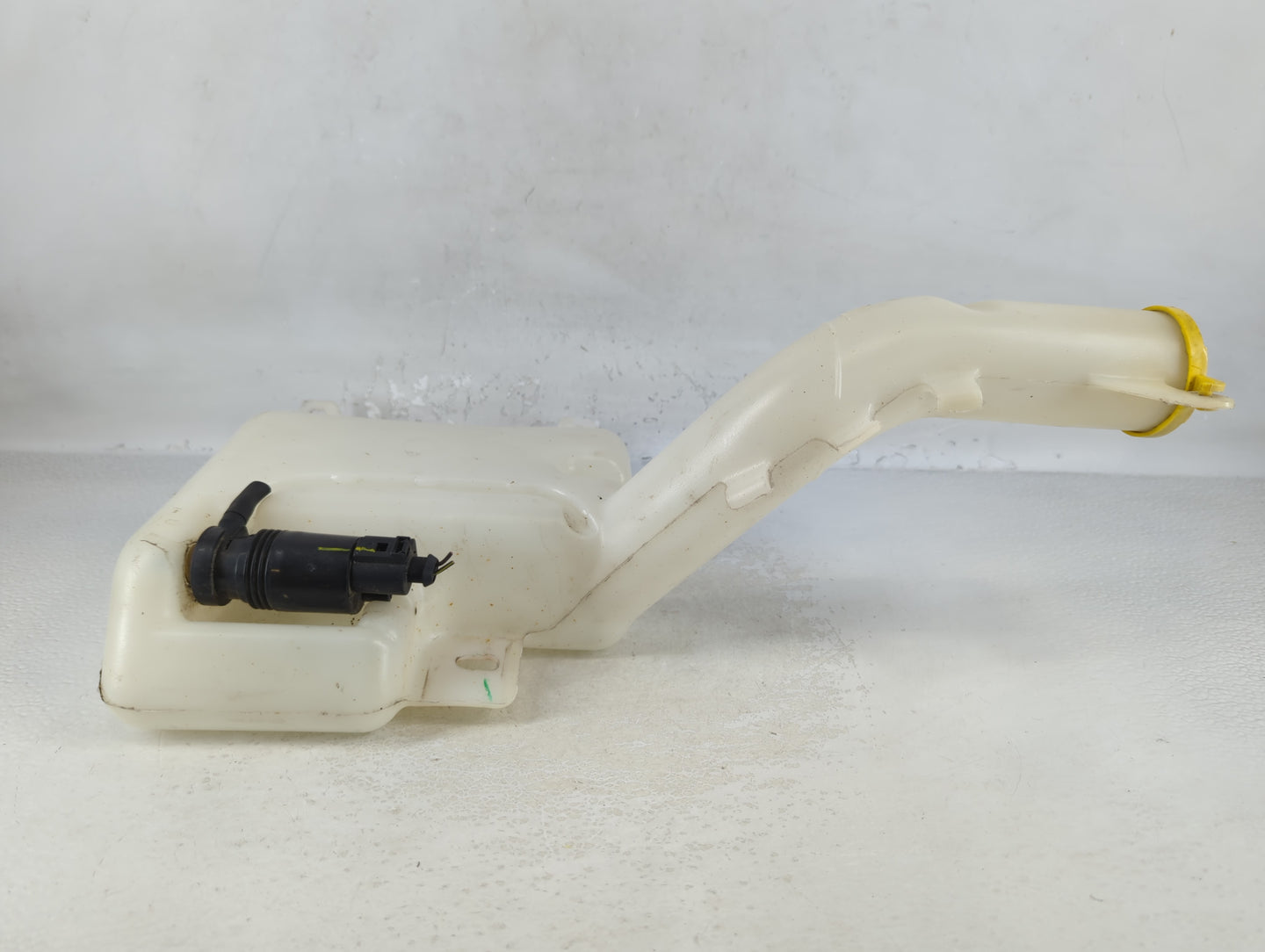 2011-2014 Chrysler 200 Windshield Washer Fluid Reservoir Bottle Oem - Oemusedautoparts1.com