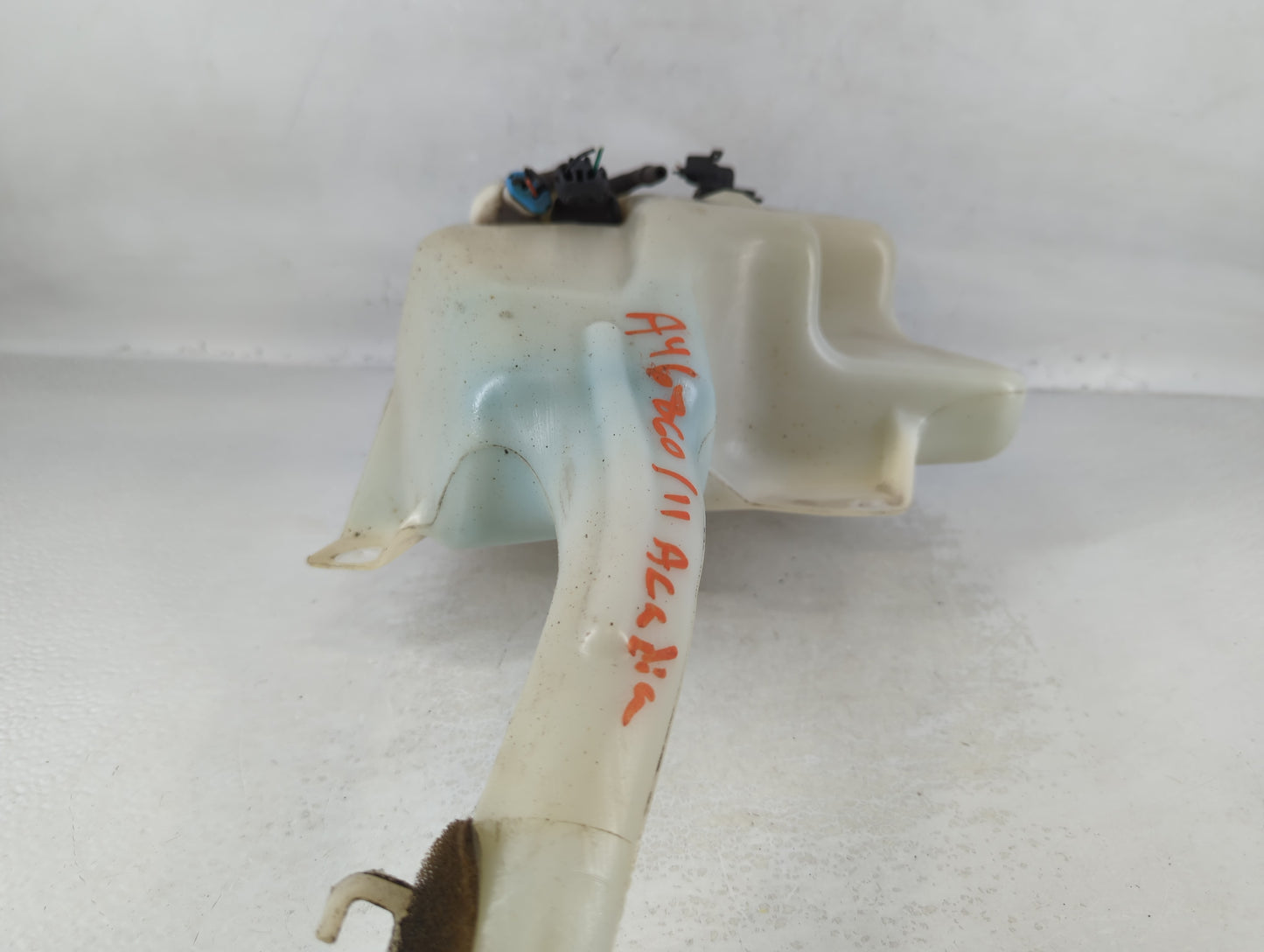 2010-2017 Gmc Acadia Windshield Washer Fluid Reservoir Bottle Oem - Oemusedautoparts1.com