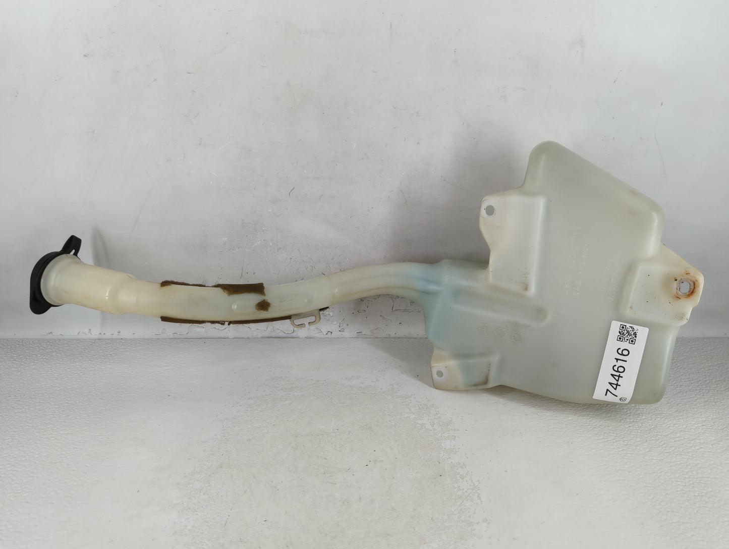 2010-2017 Gmc Acadia Windshield Washer Fluid Reservoir Bottle Oem - Oemusedautoparts1.com