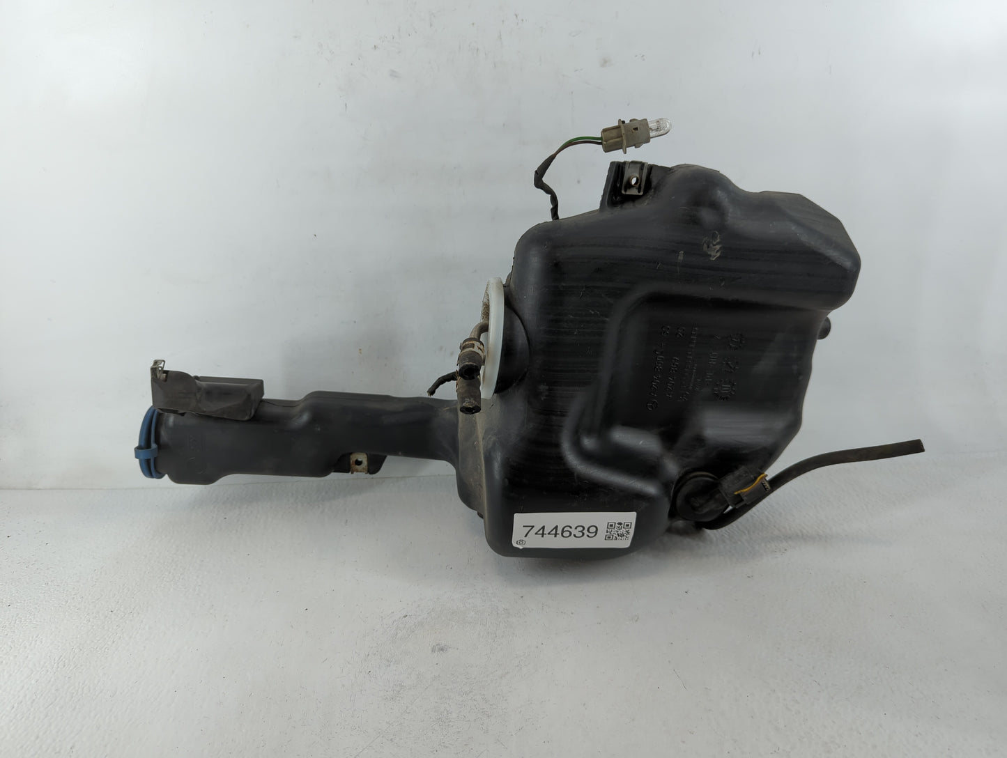 2010-2015 Mercedes-benz C250 Windshield Washer Fluid Reservoir Bottle Oem - Oemusedautoparts1.com